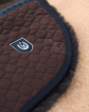 Load image into Gallery viewer, Sheepskin half lined English GP Numnah