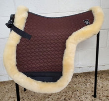 Load image into Gallery viewer, Horsedream fully lined sheepskin Jumping numnah