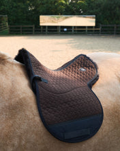 Load image into Gallery viewer, Sheepskin half lined English GP Numnah
