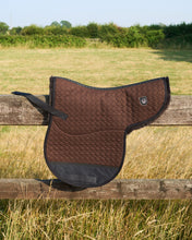 Load image into Gallery viewer, Sheepskin half lined English GP Numnah