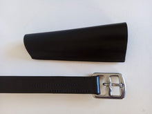 Load image into Gallery viewer, Comfort leather stirrups leathers with keeper